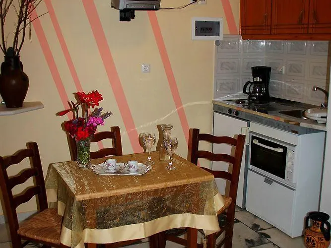 Dimitra מלון דירות 3*