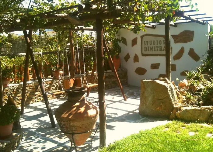 Dimitra מלון דירות